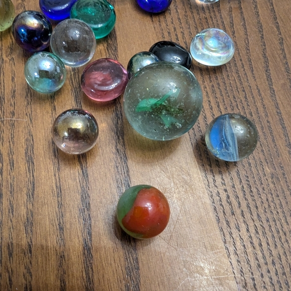 Vintage Marbles with black vase. Some marbles may not be vintage. - Picture 2 of 5